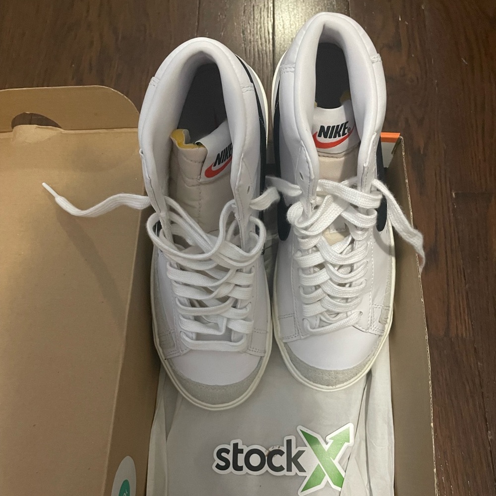 Nike Women’s Blazer Mid ‘77